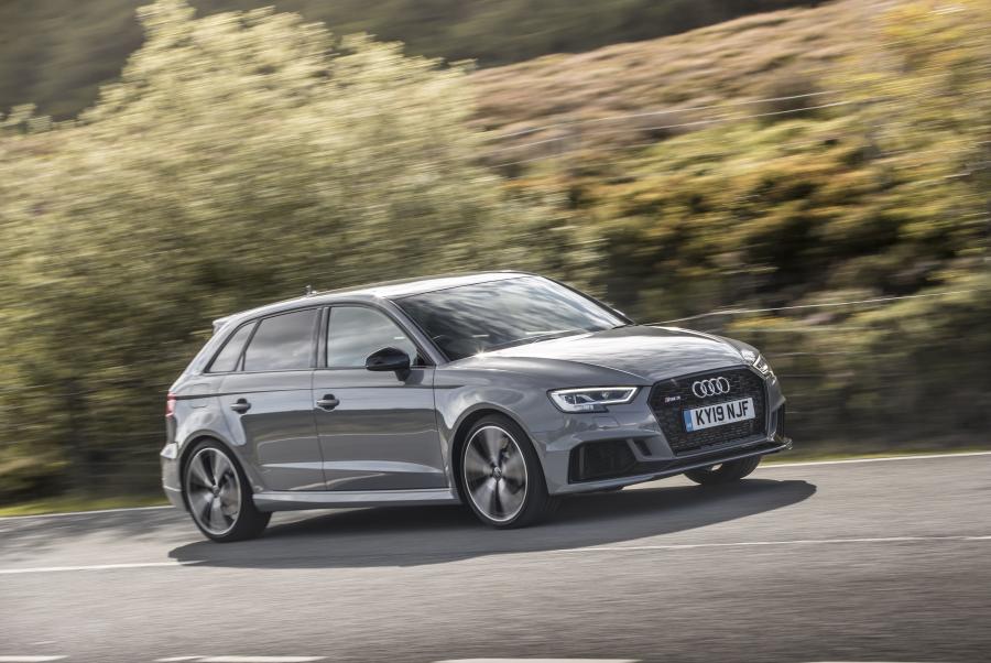  Audi RS3 Sportback Sport Edition (8V) 2019 года  (UK) (фото 1 из 40)